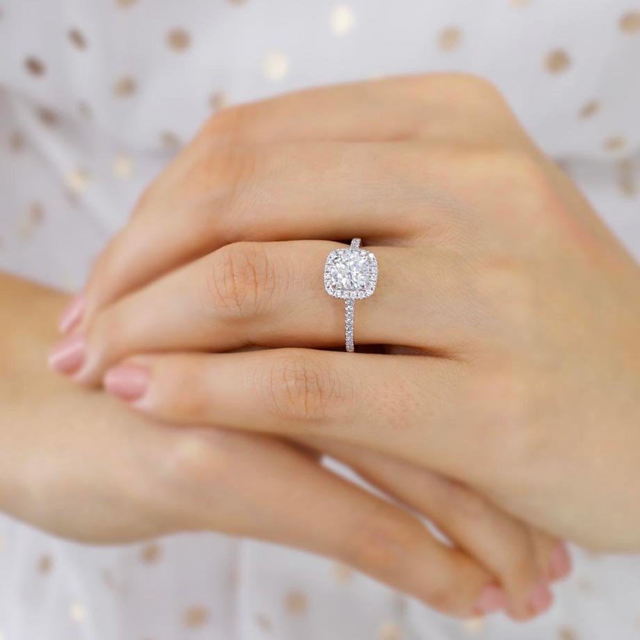 Timeless Tradition: Classic Lily Arkwright Wedding Rings for Women
